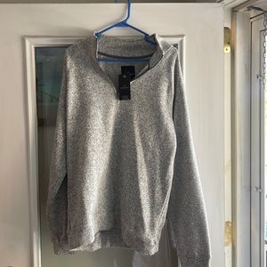 Men’s gray pullover